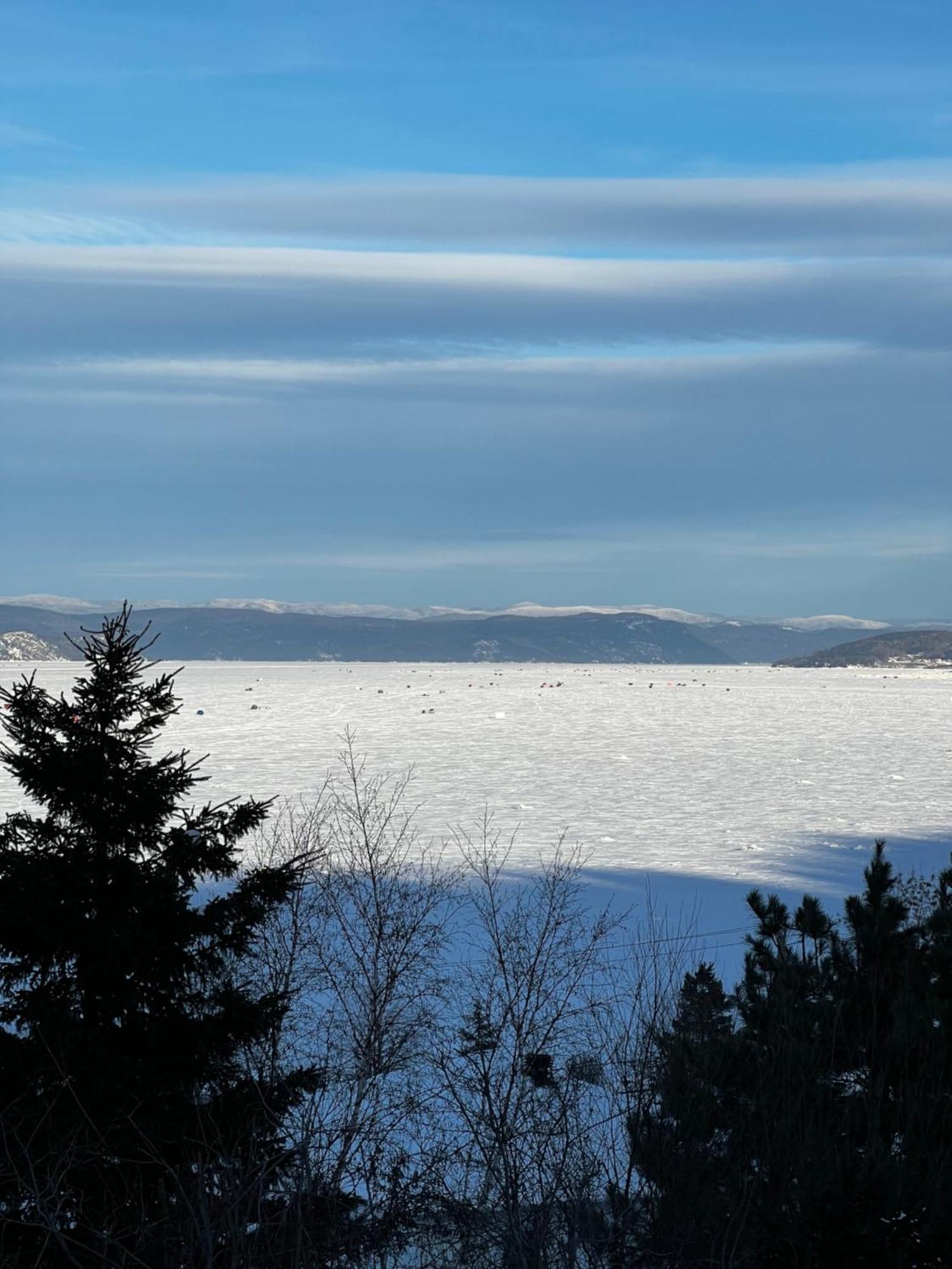 Magical Loft : Breathtaking View & Cozy Fireplace Chicoutimi エクステリア 写真